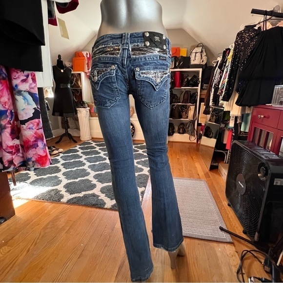 Miss Me Embellished Sequin Bootcut Jeans Size 25 (missing one rhinestone rivit) - Picture 4 of 14